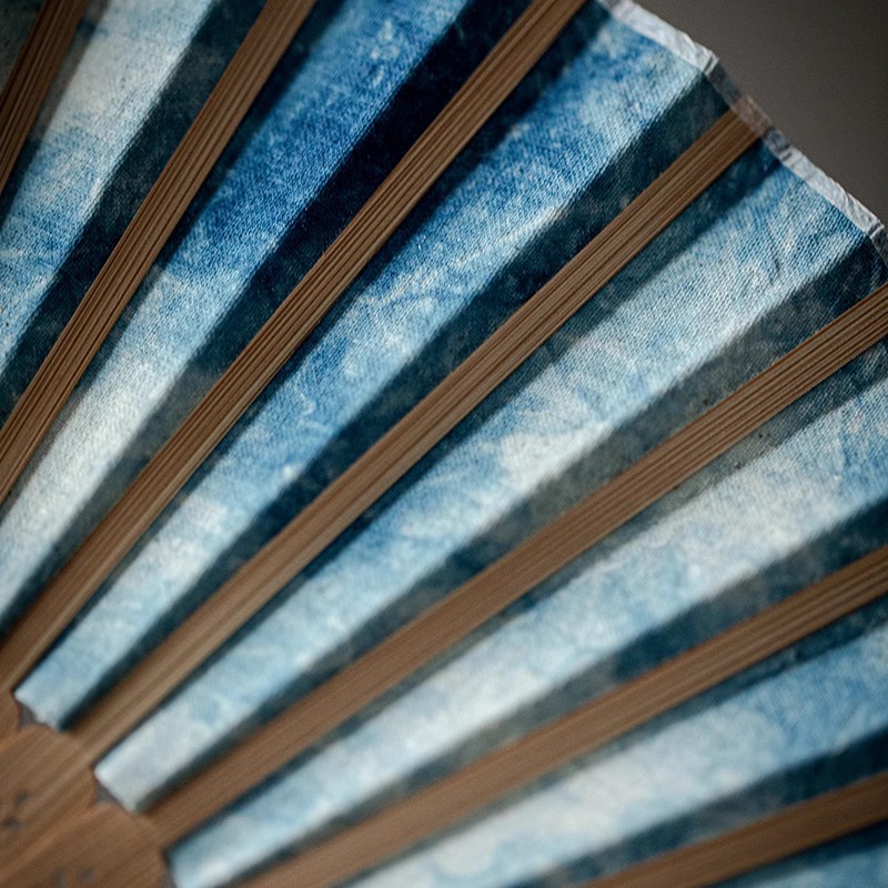 Quạt gấp biển sâu mới quạt gấp thủ công phong cách Trung Quốc quạt gấp phụ nữ Hán phục sườn xám quạt múa phong cách cổ đại quà tặng nam