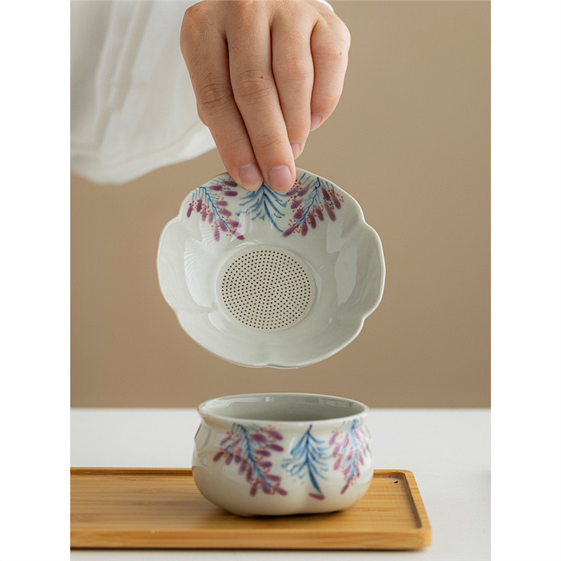 Vẽ tay tráng men màu hoa tử đằng trà lọc trà lọc trà gốm sứ lọc trà một bộ lọc trà gia dụng phụ kiện bộ trà