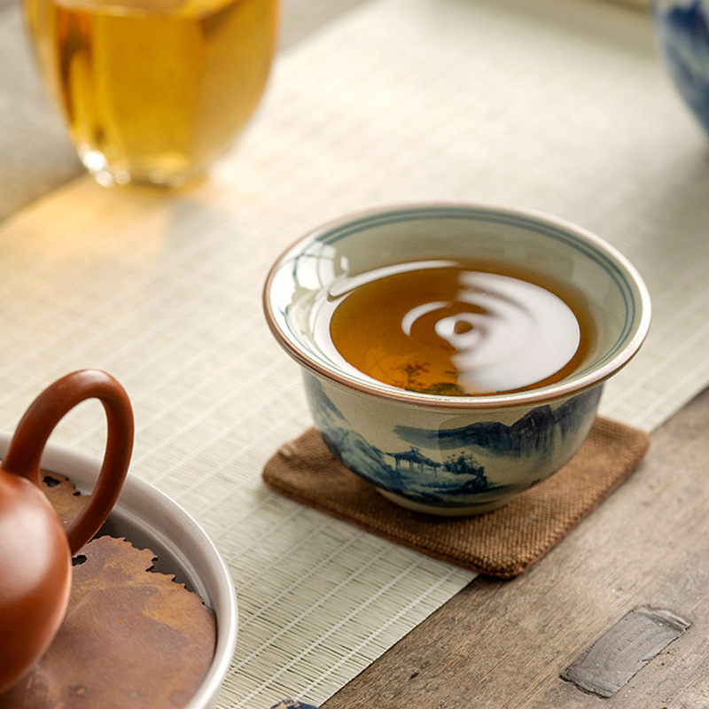 Jingdezhen cũ đất vẽ tay chủ nhân cốc phong cảnh màu xanh và trắng cốc trà gốm sứ Kung Fu Bộ trà cốc đơn bán buôn