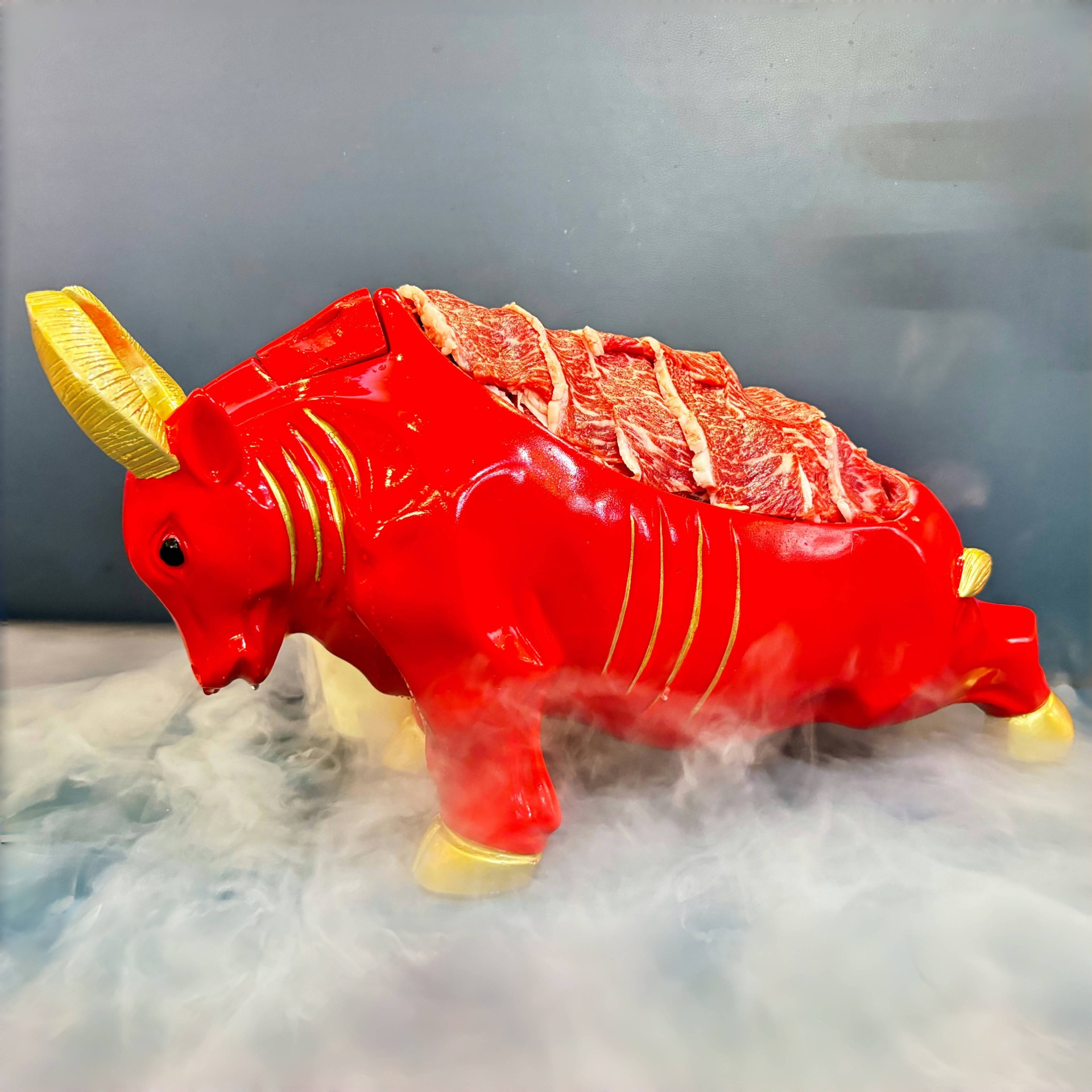 Đá khô, nhựa, đấu bò, lẩu, đĩa sáng tạo, khách sạn nổi bật, Quan Niệm nghệ thuật thương mại, Bộ đồ ăn sáng tạo