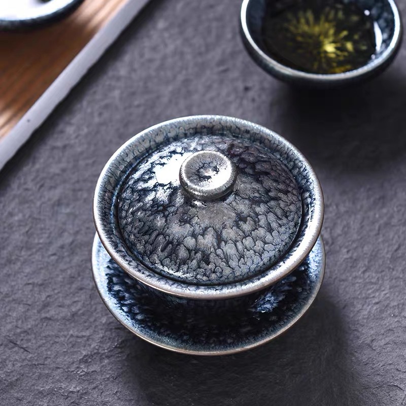Jianyang Jianzhan Sancai có nắp đậy cốc trà giá đỡ dưới cùng lốp sắt thủ công, Phụ Kiện Bộ Trà Công Phu màu xanh Kỳ Lân trăm hoa