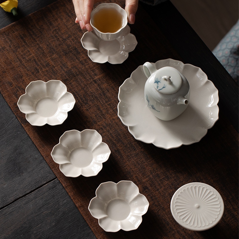 Bán buôn đế cốc màu xám thực vật đế cốc trà hình sáng tạo chống bỏng cách nhiệt phụ kiện bộ trà gốm sứ cổ điển kiểu Trung Quốc