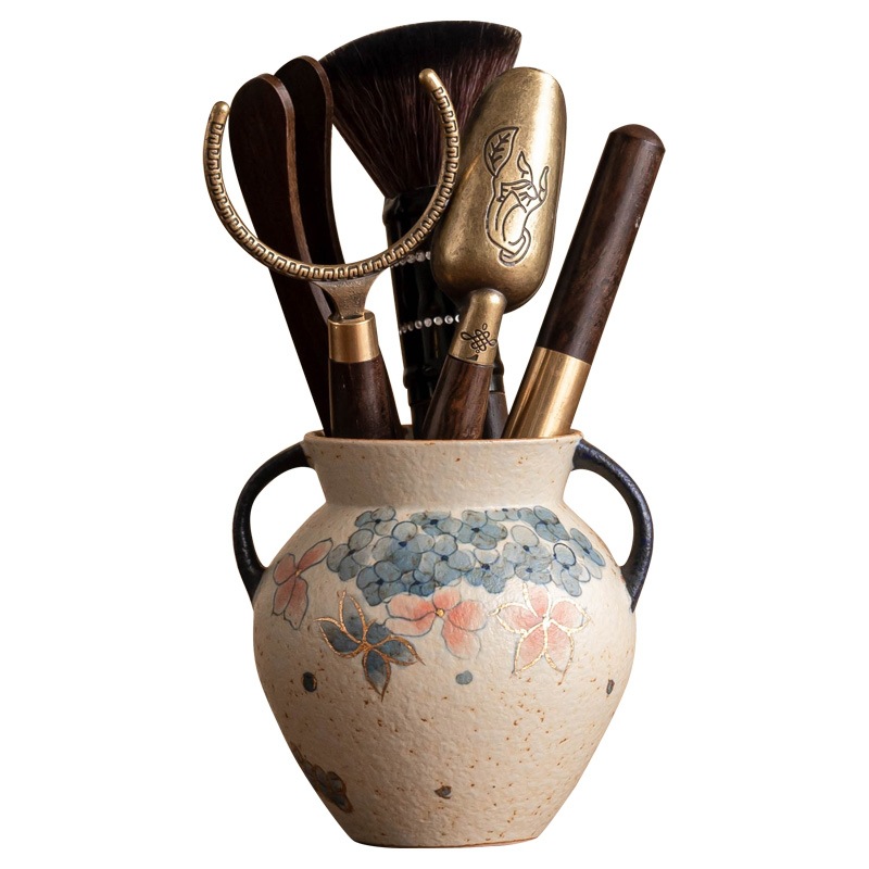 Bộ sáu quý ông trà đạo đỏ bằng đá lửa xanh trắng, ống trà đạo hoa cẩm tú cầu bằng vàng, phụ kiện bộ trà gia dụng bằng gốm