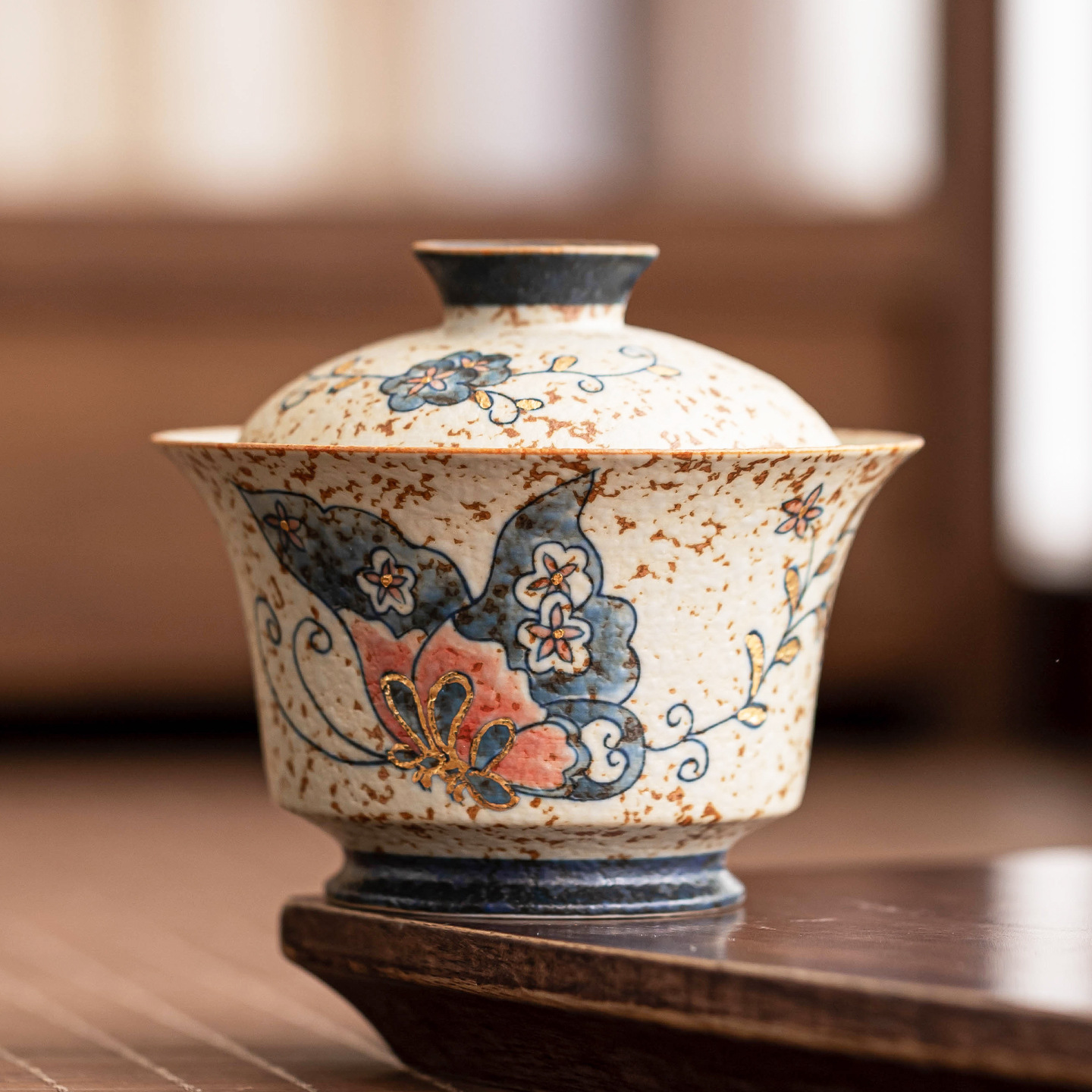 Bát có nắp bằng vàng sơn mài màu xanh và trắng, bát pha trà có nắp Jin'an, bộ trà gốm sứ hoa bướm vẽ tay, tách trà dung tích lớn