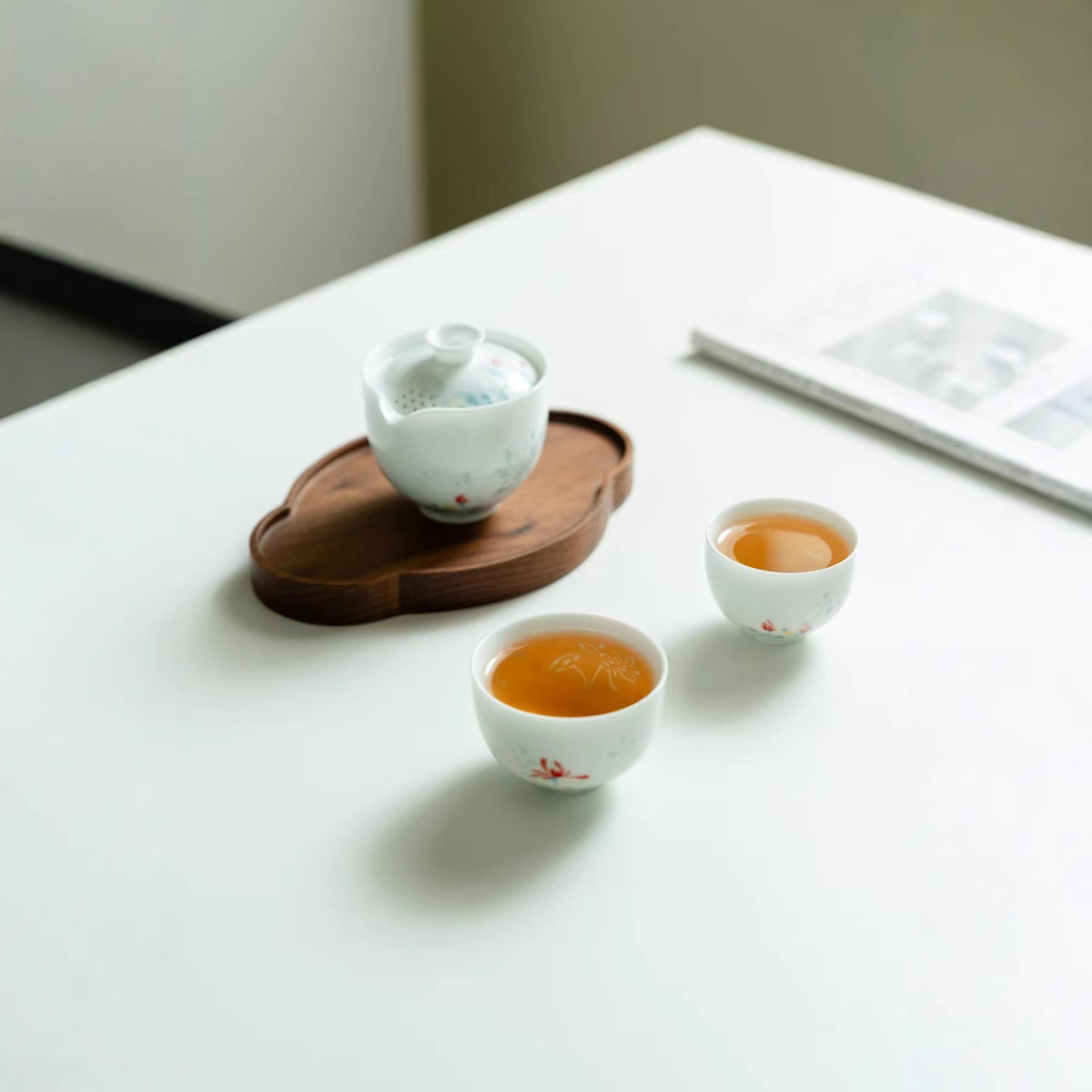Bộ ấm chén du lịch sứ ngọc vẽ tay tinh xảo dành cho một người, cốc nhanh di động, một ấm, bộ ấm chén ba cốc, kích thước du lịch