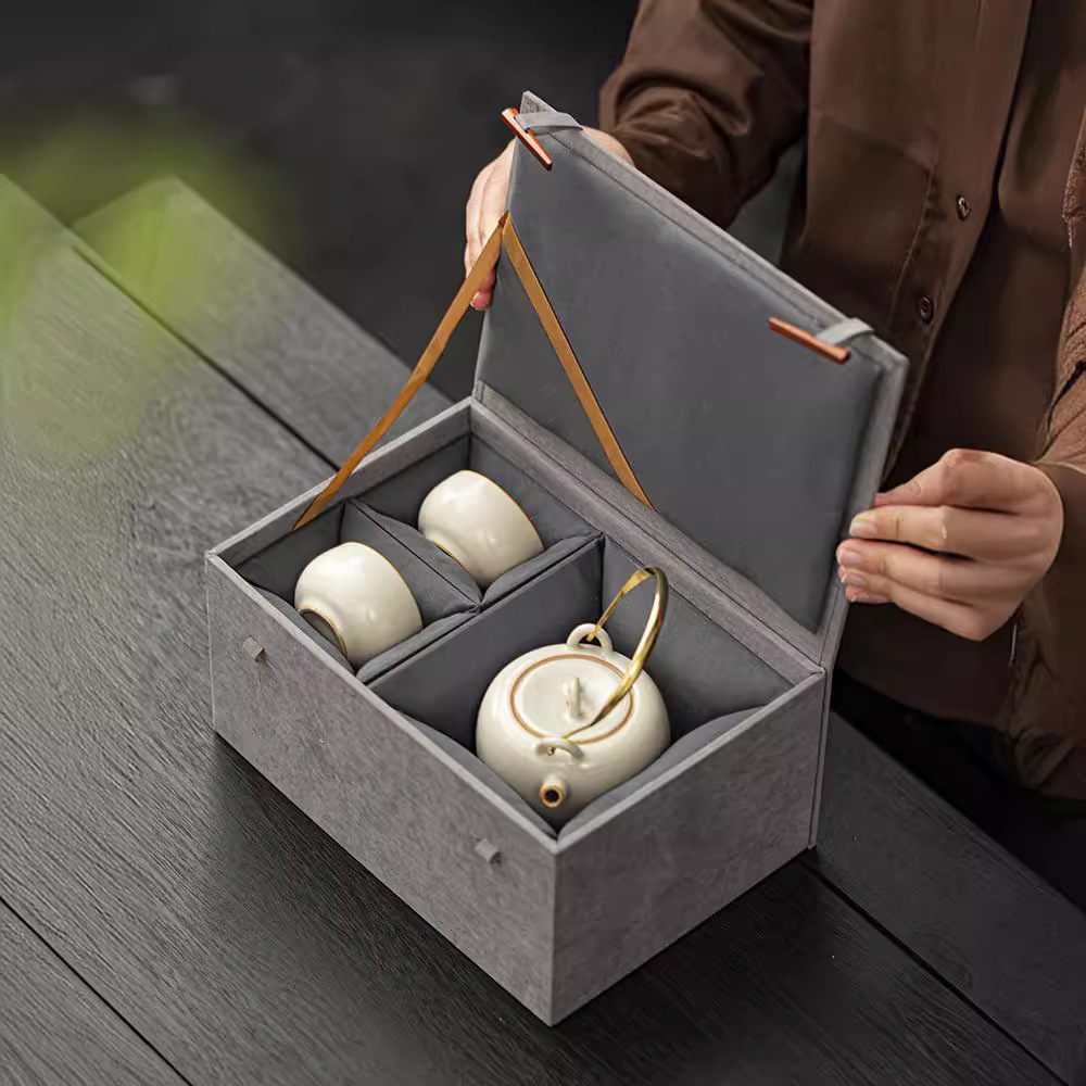 Lò Ru màu be có thể mở một nồi và hai cốc hộp quà, LOGO công ty, quà lưu niệm, quà tặng cho giáo viên và nhân viên
