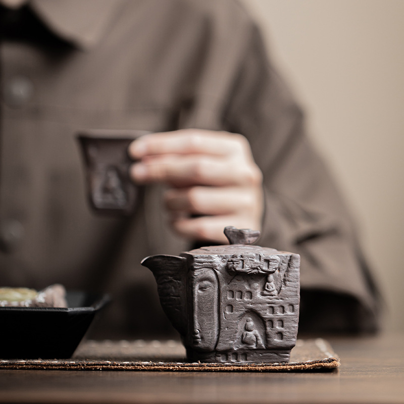 Ấm tay cầm tay hình vuông Zen Shadow Old Rock Clay Dụng cụ pha trà Kung Fu gốm thô gia dụng Ấm trà đơn dùng cho cá nhân không nóng