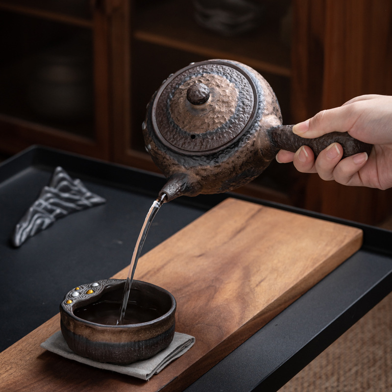 Bán buôn ấm trà gốm thô mạ vàng bên hông ấm đơn Bộ ấm trà Kung Fu cổ điển hoa mận Bộ ấm trà gốm sứ thủ công