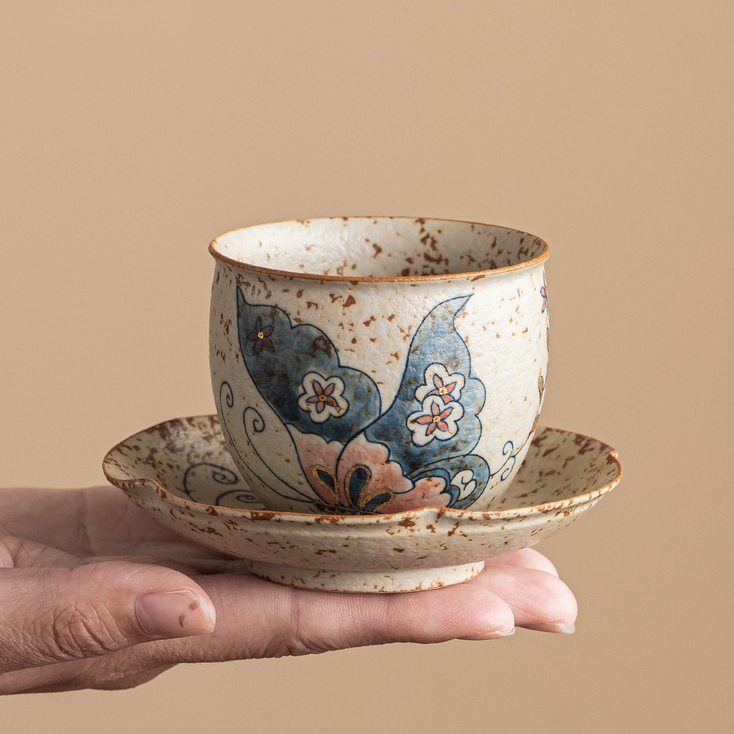 Cốc trà gốm sứ đỏ đá lửa trắng xanh cốc chủ sở hữu đĩa yêu hoa cốc đơn tách trà trà trà trà cốc cốc trà bộ đĩa