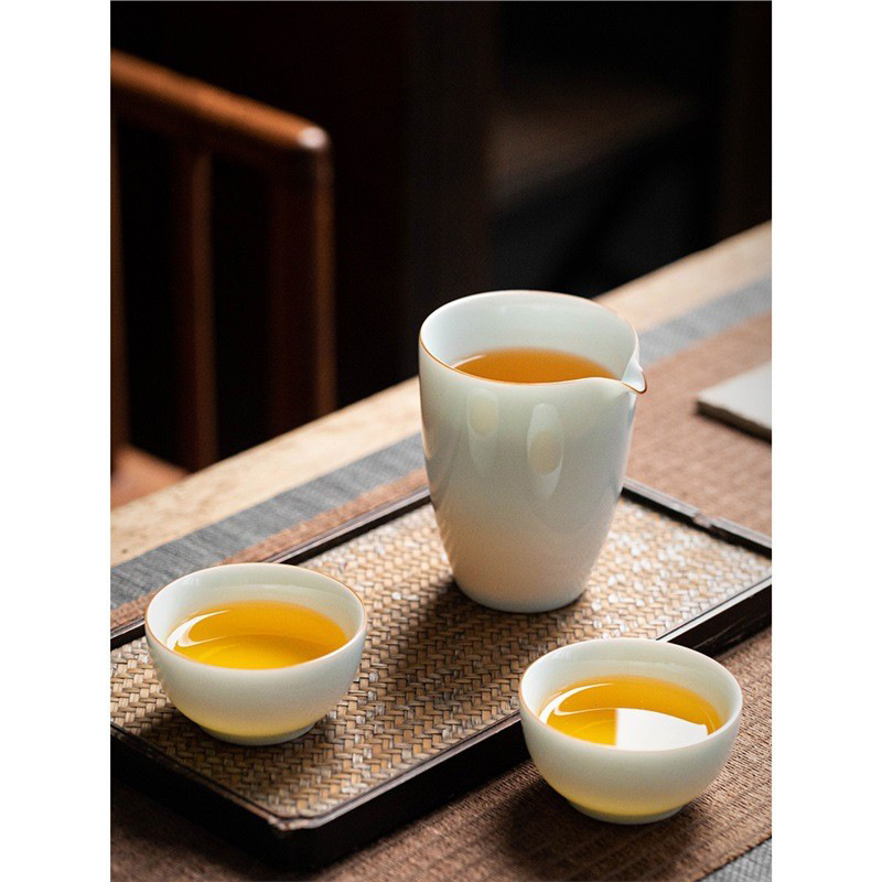 Lốp mỏng lớn có nắp ba cái bát đơn cao cấp Dehua không nóng tay bán buôn bộ trà gốm sứ Kung Fu