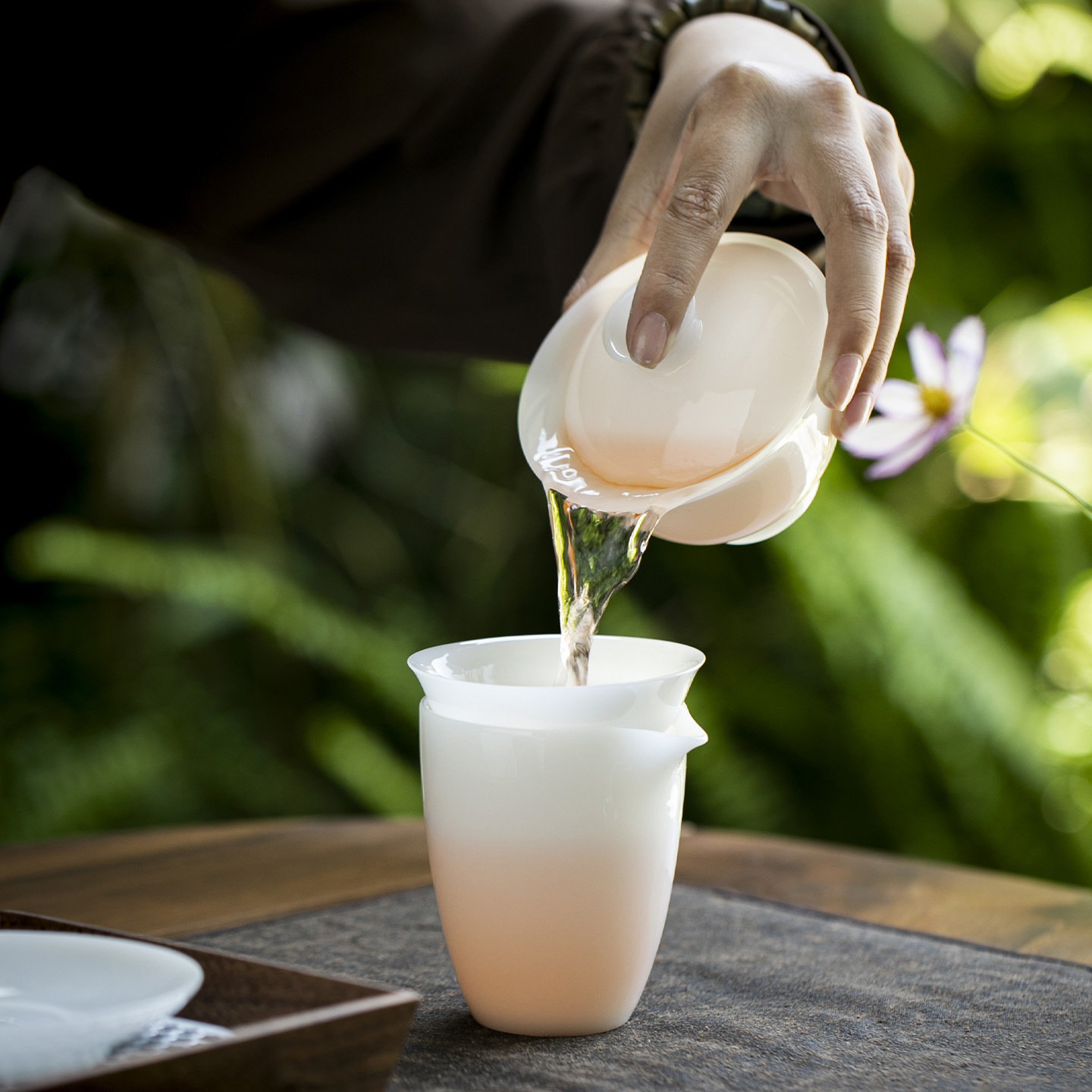 Bộ ấm trà bằng sứ trắng ngọc bích một bát sáu cốc cốc công bằng bộ lọc bộ ấm trà sứ trắng Dehua hộp quà tặng