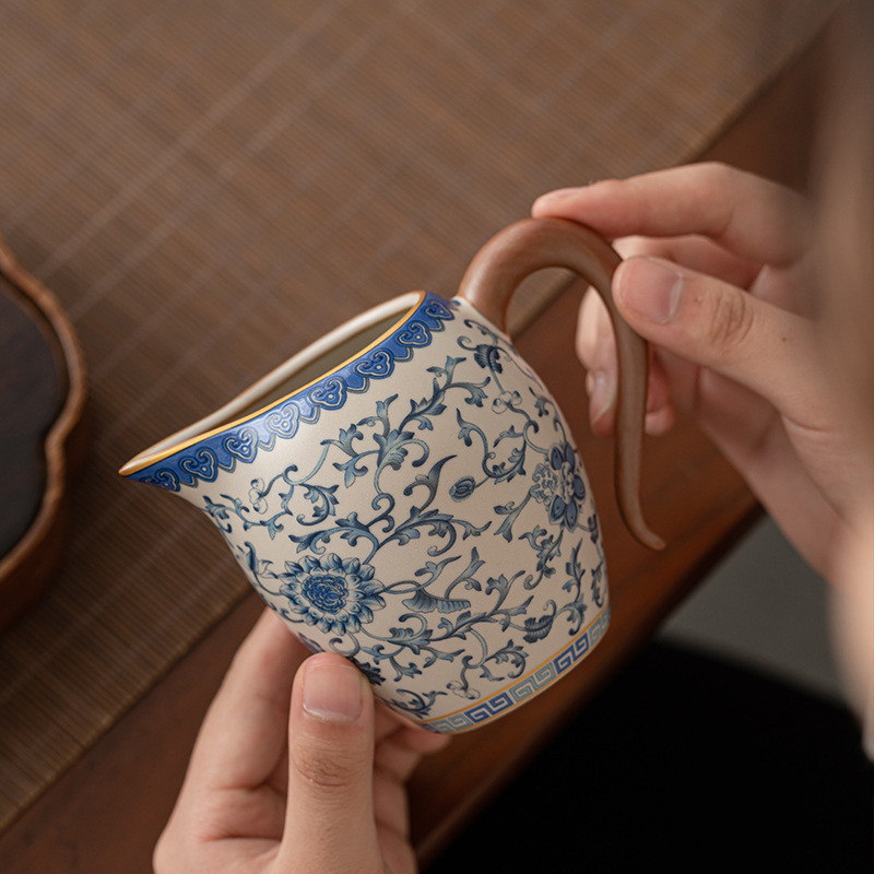 Cốc pha trà xanh trắng gia dụng cốc cốc pha trà công bằng gốm sứ cốc pha trà công bằng