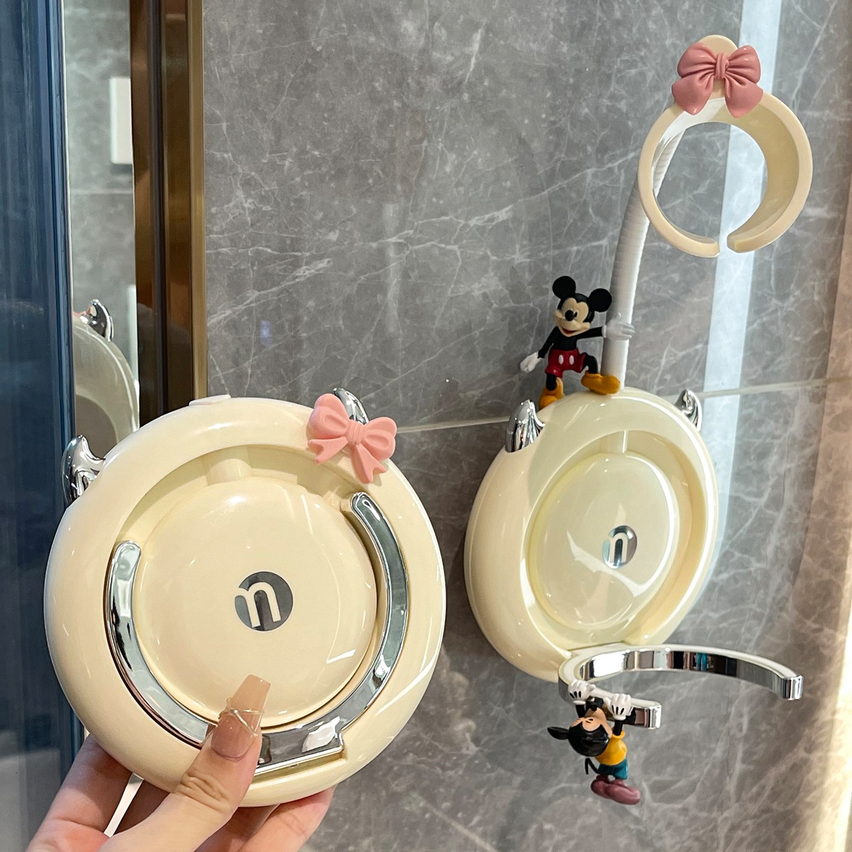 Giá đỡ máy sấy tóc lười treo tường không cần đục lỗ để giải phóng tay không cần cầm tay giá đỡ máy sấy tóc cầm tay