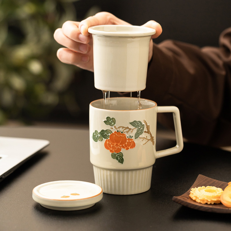 Vẽ tay đống chạm khắc hồng hồng Ruyi Cốc uống nước có nắp Cốc tách trà văn phòng gia dụng gốm sứ nữ