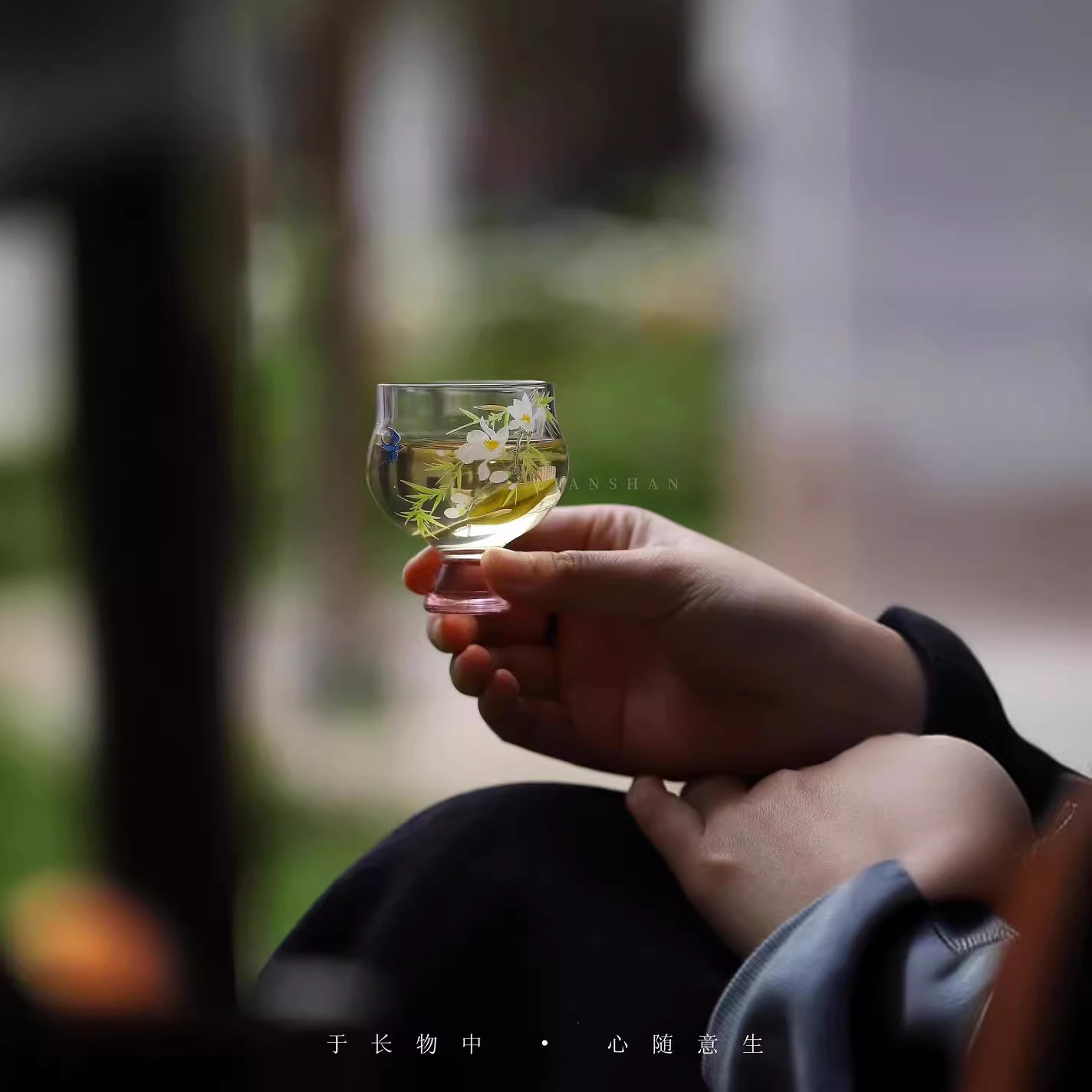 Mùa xuân trở lại cao chân cốc trà nhỏ cốc đơn thủy tinh chịu nhiệt đặc biệt cốc chủ nhân pha lê trong suốt kiểu Trung Quốc