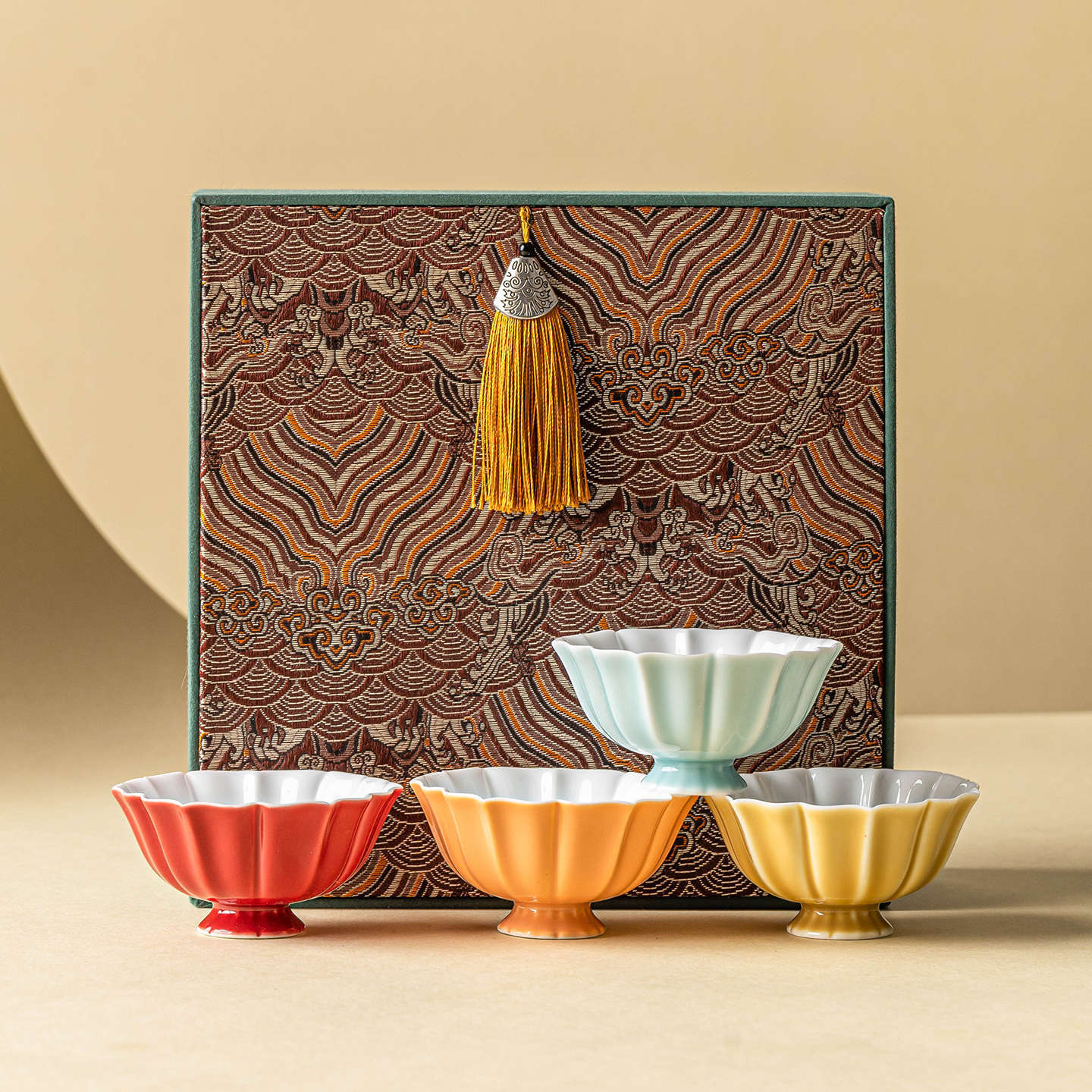 Cốc trà cánh sen chân cao cốc sứ cốc chủ nhân cốc trà nhỏ cổ điển kiểu Trung Quốc cốc trà đãi khách gia dụng hộp quà