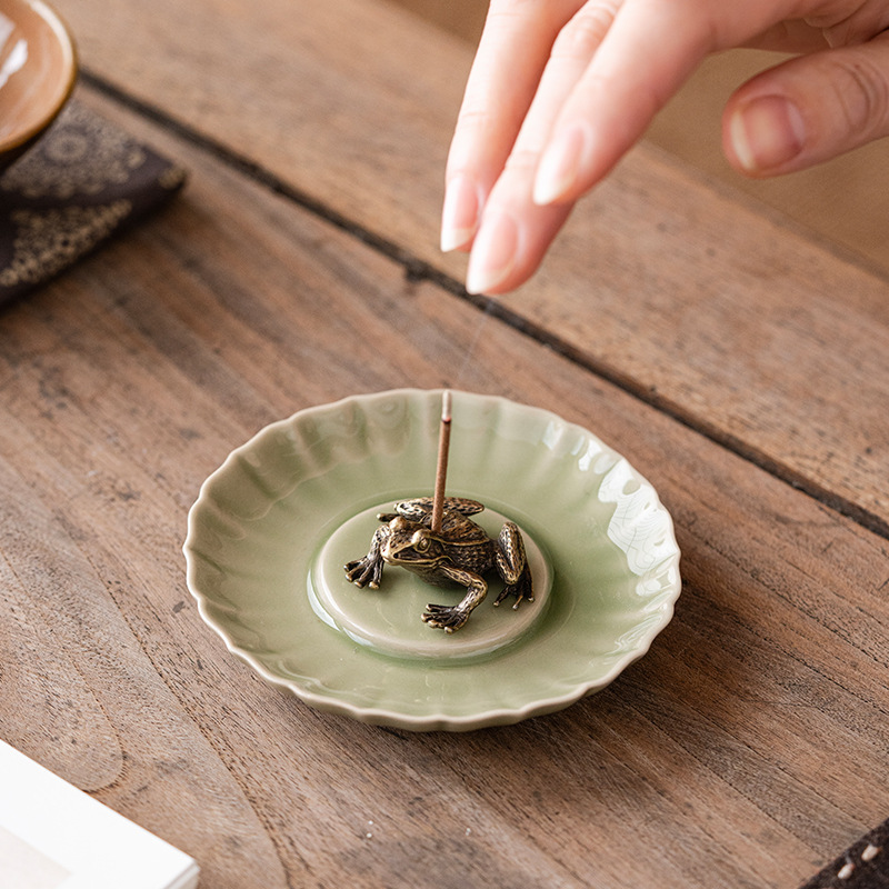 Ếch cổ Sanxingdui Pallet nhang cắm hương gốm sứ sáng tạo lư hương đồ trang trí ghế trà