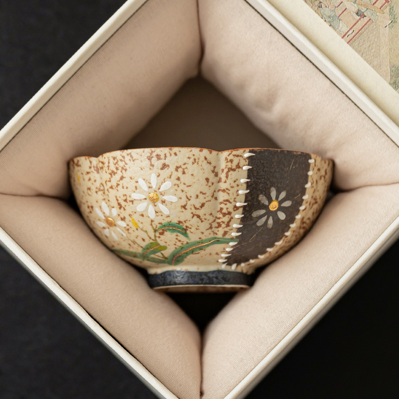 Cốc trà gốm sứ đỏ đá lửa xanh trắng cốc chủ nhân vẽ tay hoa cúc nhỏ cốc uống trà cốc đơn chén trà