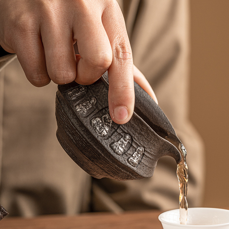 Cốc công tắc màu Bạc Chạm Khắc Đất Sét cũ cốc trà gia dụng dụng cụ chia trà gốm thô Bộ trà Kungfu phụ kiện cốc đồng phục đơn cỡ nhỏ