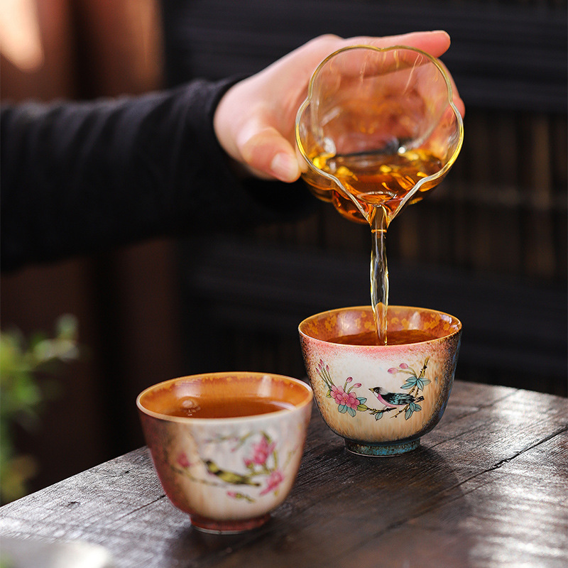 Gốm sứ Jingdezhen làm bằng tay men màu vẽ tay hoa hồng và chim cốc trà chủ nhân cốc Bộ trà Kung Fu