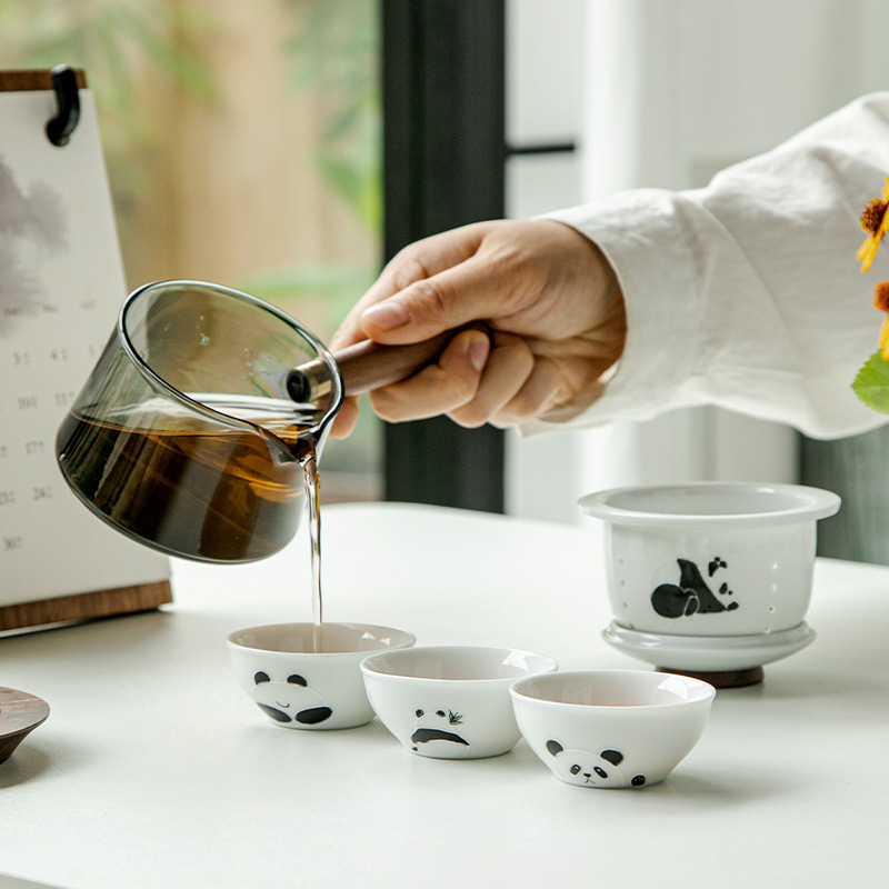 Bộ ấm trà du lịch bằng thủy tinh, cốc khách nhanh bằng gốm sứ gấu trúc vẽ tay, một ấm ba cốc, cốc pha trà tiện lợi ngoài trời