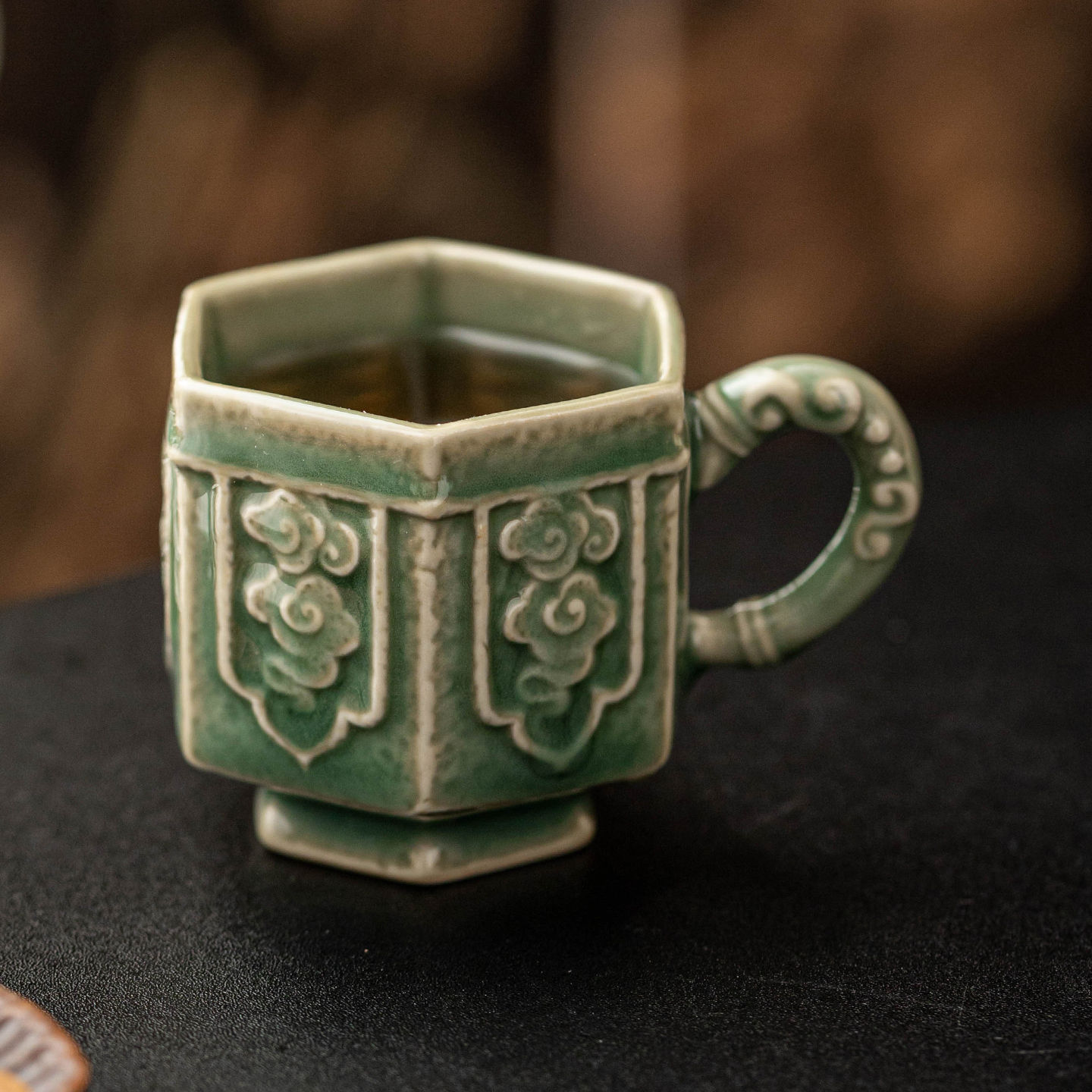 Nhà máy Yue Kiln Celadon Kung Fu Teac's Teacup Teacup Master Teacup Bộ trà gốm Thanh Vân Vân Tay cầm Lục giác Teacup Teacup Teacup Teacup