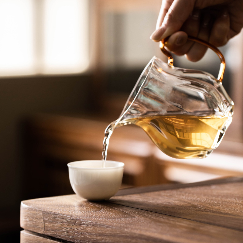 Cốc nâng tai cánh hoa cốc công bằng thủy tinh Borosilicat cao cốc trà miệng đại bàng Trà Hải Phân phụ kiện trà đạo Kungfu gia dụng