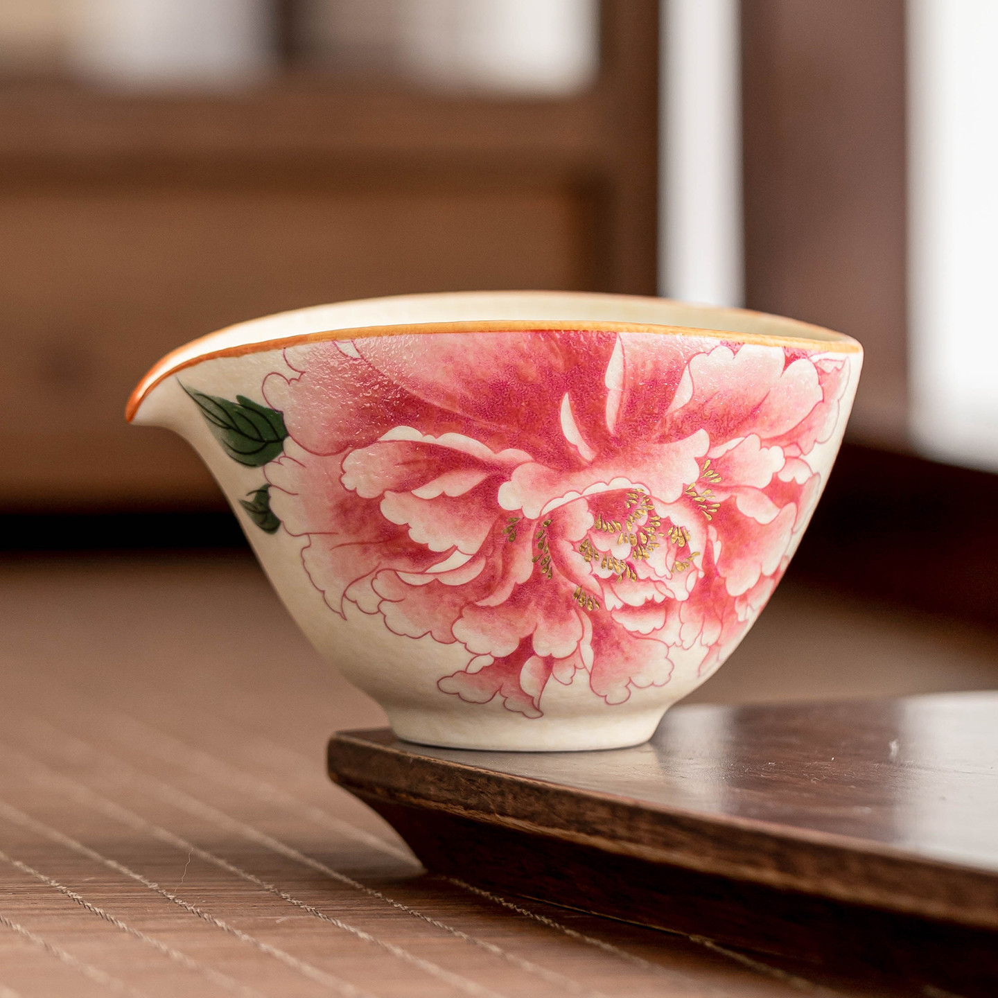 Bộ ấm trà gia đình cổ điển kiểu Trung Quốc bằng gốm sứ cao cấp có ngăn cách nước trà cho trà kung fu, biển trà tinh tế.