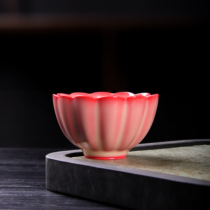 Celadon mỡ lợn cánh hoa đông lạnh cốc chủ nhân đất sét chân trời Li Huiyi màu hồng có thể nuôi được cổ điển Trung Quốc cốc trà bếp đỏ đơn