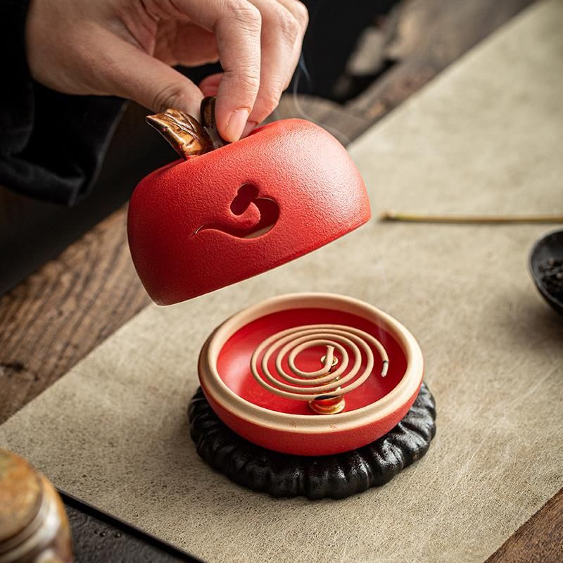 Phòng ngủ hiện đại đơn giản Lư xông hương gốm sứ sáng tạo hồng Đỏ Táo gỗ đàn hương trà đạo Lư xông hương Trầm Hương