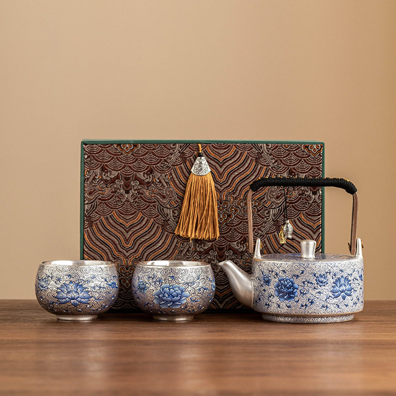 Bộ ấm trà Kung Fu màu xanh và trắng hoa sen mạ bạc sang trọng cao cấp 2024 mẫu mới hộp quà một ấm hai cốc quà tặng