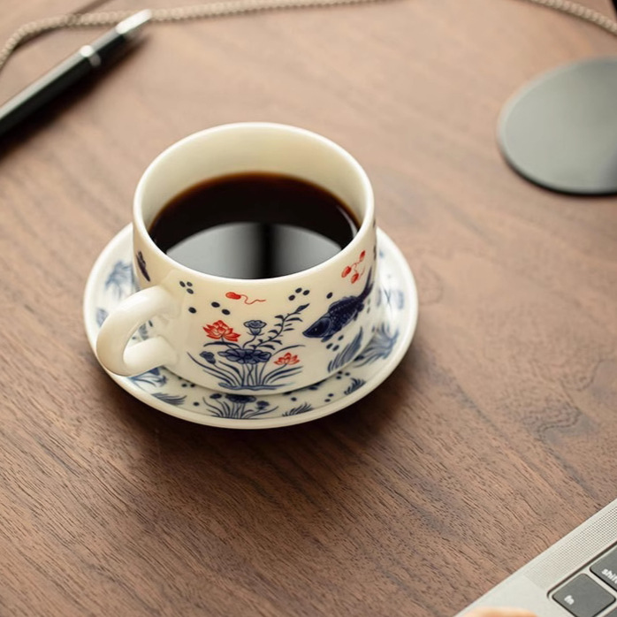 Bộ cốc và đĩa cà phê tinh tế với họa tiết tảo cá, cốc uống trà gia đình văn phòng gốm sứ, bộ trà Kung Fu