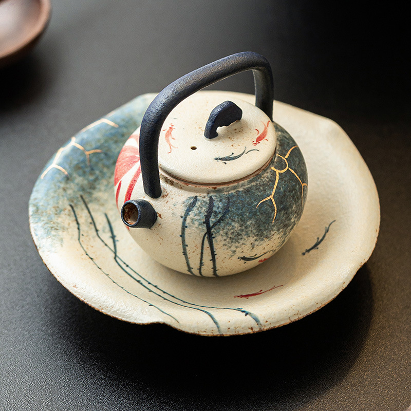 Nhà máy Ấm pha trà đỏ đá lửa màu xanh và trắng chạm khắc vàng vẽ tay Koi Koi Vần hoa sen Ấm trà gốm sứ có bộ trà lọc