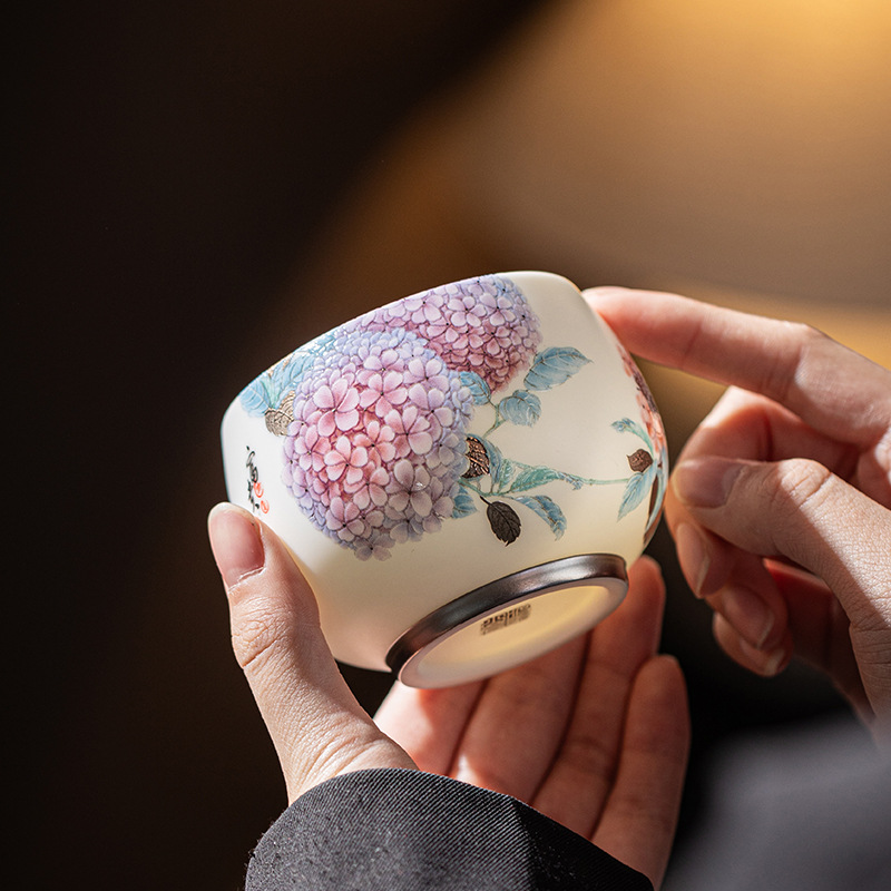 Tách trà sứ ngọc trắng của Hoàng Tứ Đông dành cho nữ, tách đơn hoa cẩm tú cầu kung fu cao cấp, quà tặng ngày lễ tình nhân