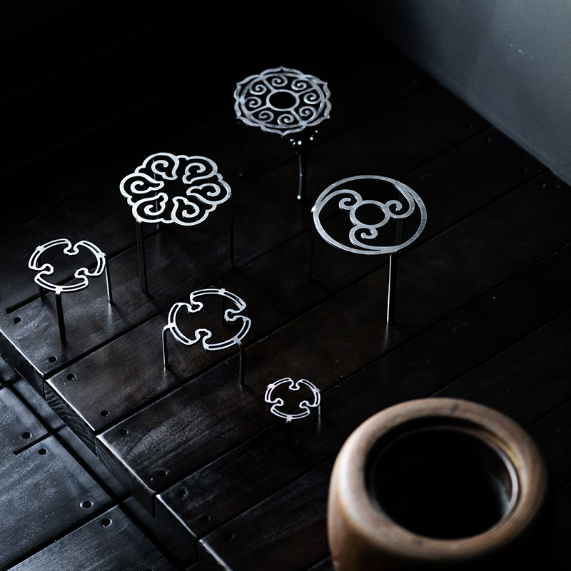 Nồi sắt mới đế đèn cồn nguyên bản bếp ngoài trời chân gỗ chân đế bếp lửa khung bếp lò