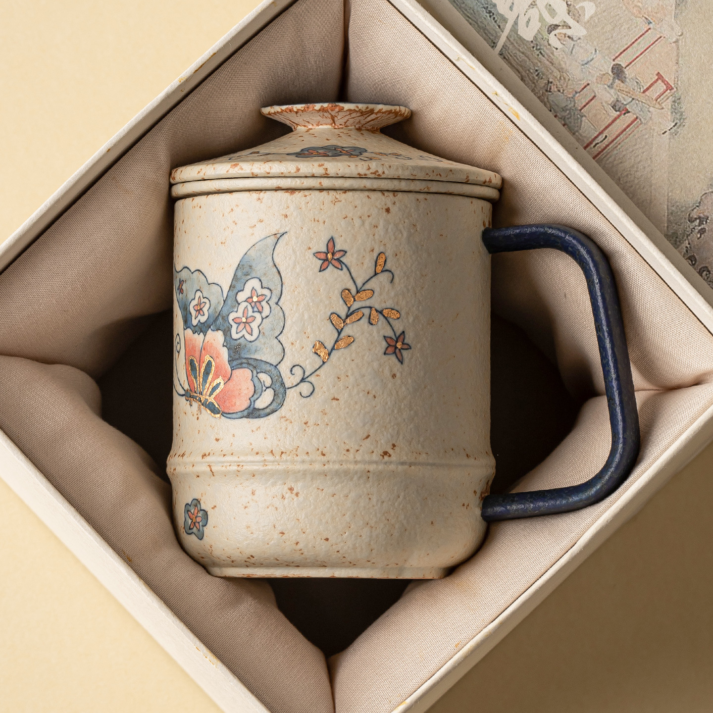 Nhà máy màu xanh và trắng đá lửa cốc uống trà màu đỏ bướm yêu hoa trà tách cốc gốm sứ cổ điển cốc nước có nắp