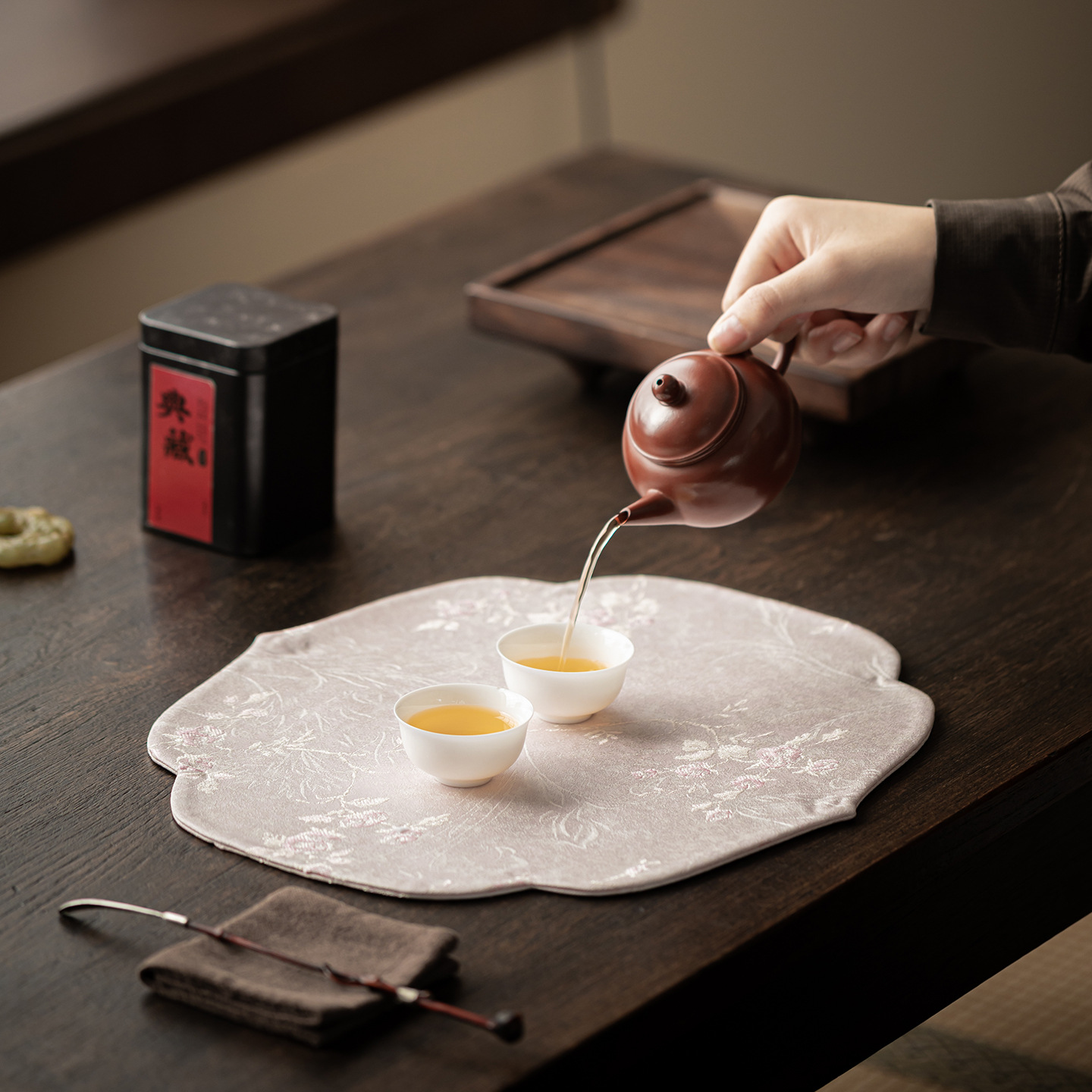 Xiangyunsha Mancao trà bột thảm mới phong cách Trung Quốc phong cách dân tộc trà hoa huệ thảm khăn trà để bàn trà thảm bong bóng khô thảm phụ kiện trà