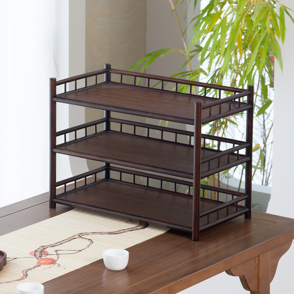 Giá để cốc tre ba tầng, giá đựng ấm trà, giá trưng bày tủ, giá để lá trà, giá trưng bày ba tầng cỡ lớn.