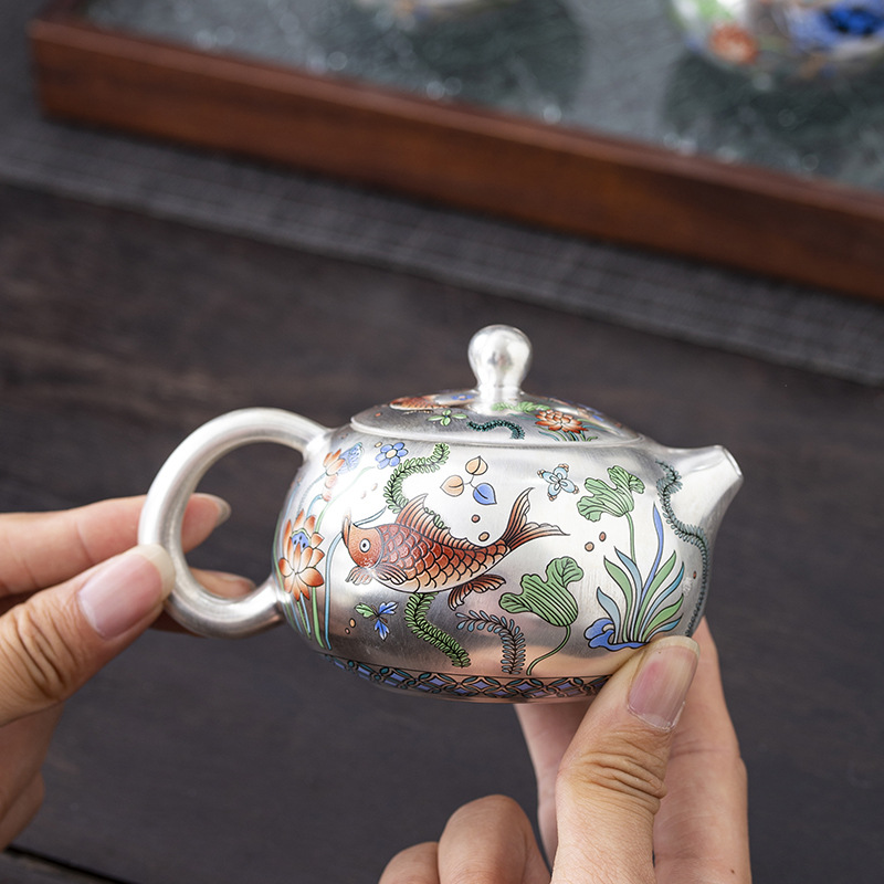 Bộ ấm chén trà Kung Fu mạ bạc, họa tiết Cá Xishi, gồm 1 ấm và 2 chén, hộp quà tặng cao cấp, quà lưu niệm.