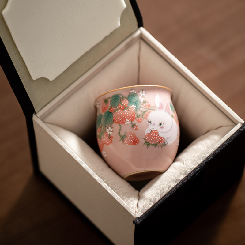 Tách trà giả cổ nhà Tống, màu hồng, chất liệu gốm sứ, dùng trong gia đình, có men nứt, phù hợp với bộ trà đạo lò Ru, tách trà dùng để nếm trà.