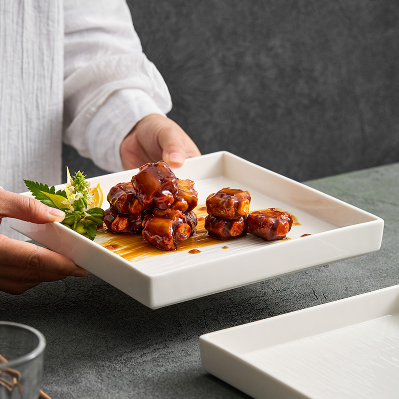 Đĩa hình vuông, đĩa rau, đồ ăn phương Tây cao cấp sang trọng nhẹ, đĩa phẳng, bộ đồ ăn khách sạn bằng sứ trắng, đĩa bày món ăn nghệ thuật