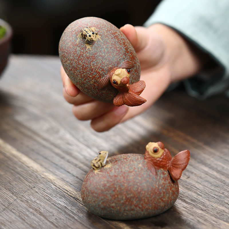 Vật nuôi trà phun nước, cá vàng ếch, trà tử sa, bàn trà, đồ trang trí nhỏ, đá Điêu Khắc Sáng tạo, quà tặng trang trí có thể nuôi được