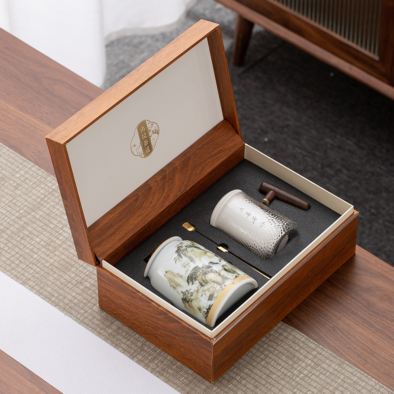 2021 Trà đen lon trà hộp rỗng hộp quà Dahongpao Jin Junmei trà xanh Biluochun gốm sứ phong cách retro