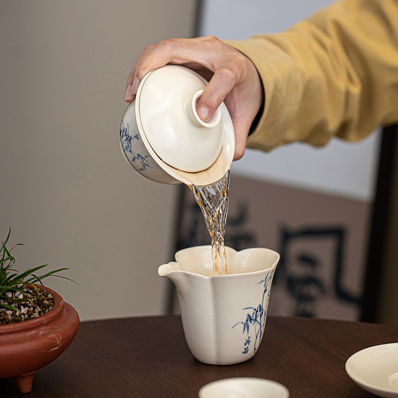 Soda tráng men hai nắp bát pha trà tre vẽ tay dụng cụ pha trà Kung Fu gia dụng bát trà sứ trắng không nóng tay
