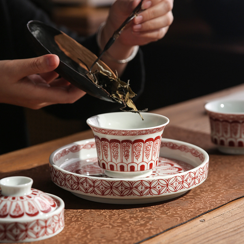 Jingdezhen tráng men màu đỏ lá chuối ba cái bát có nắp cốc trà bộ trà Kung Fu cao cấp bán buôn bát trà pha trà