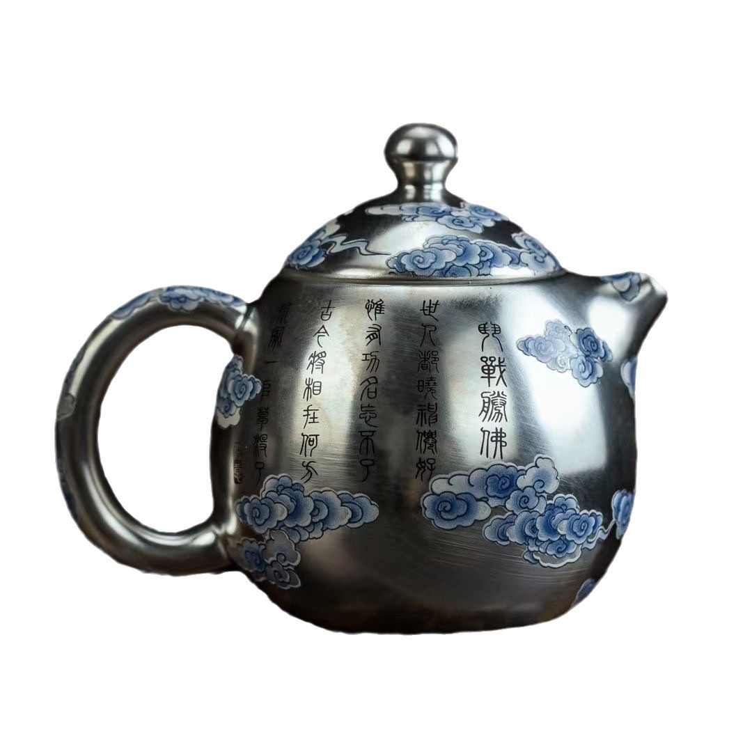 Bộ ấm chén bạc cao cấp Trung Quốc phong cách Kung Fu, gồm 1 ấm và 2 chén, mạ vàng, thương hiệu Chu Hồng Kiệt.