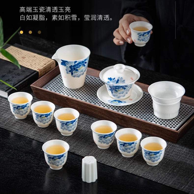 Bộ ấm trà Kung Fu hình hoa sen vẽ tay bằng sứ ngọc bích