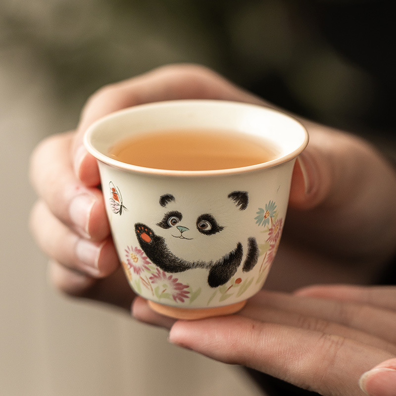 Màu vàng gạo men gấu trúc chơi bướm cầm tay tách trà chủ nhân tách trà gốm sứ trà Kung Fu gia dụng uống trà trà