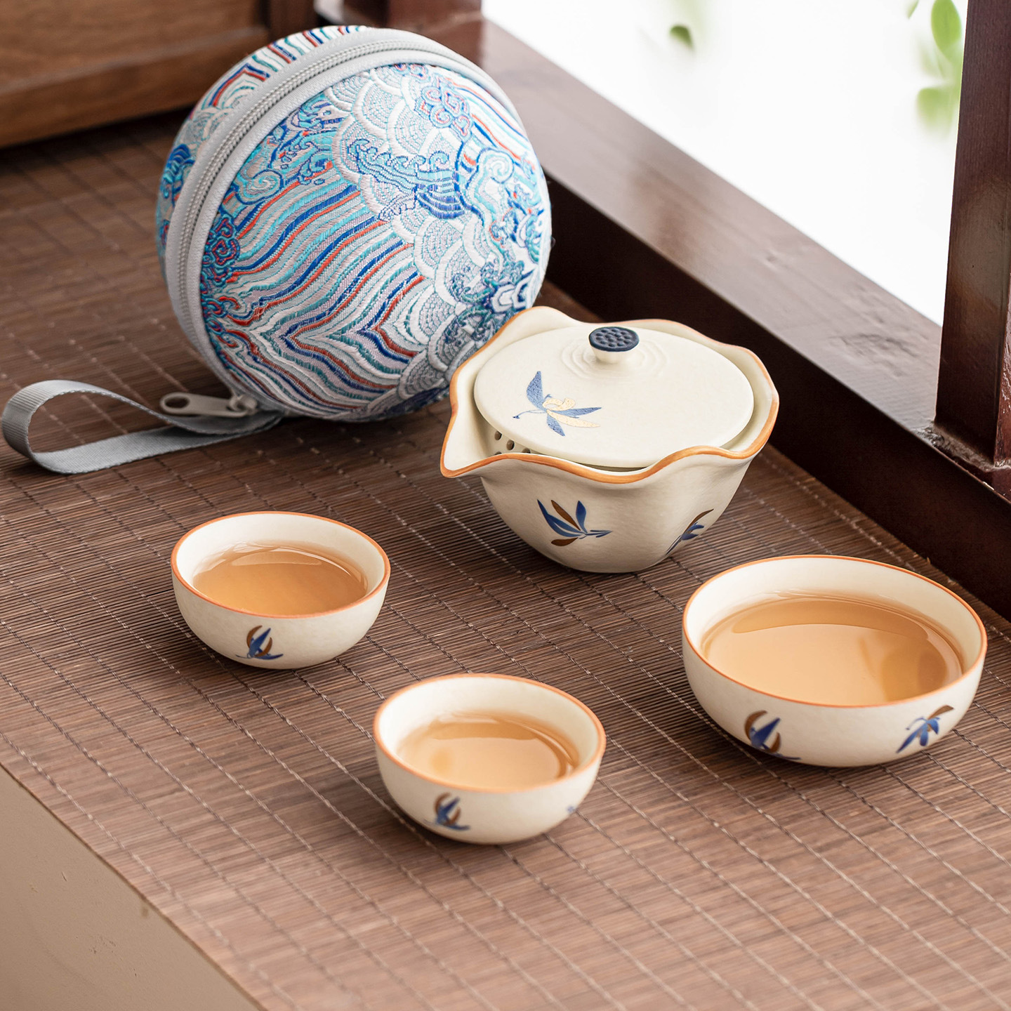 Bộ ấm trà du lịch màu trắng mỏ đá, bộ ấm trà gốm sứ, bộ ấm trà, một ấm ba chén, túi đựng trà