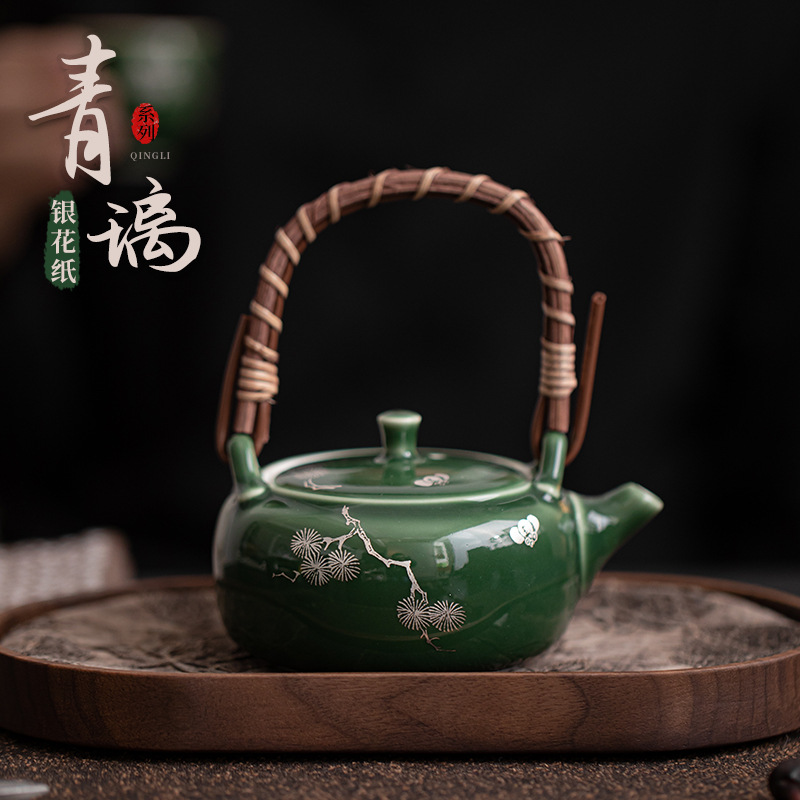 Ấm trà màu xanh lá cây hình cây thông tre